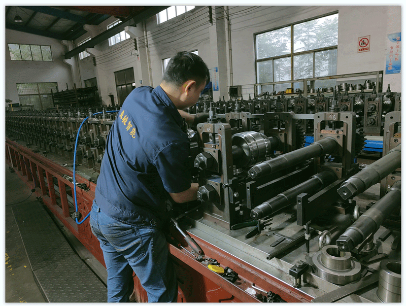 Reinforcing Rib Forming Machine