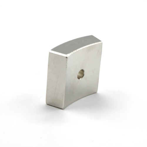 Arc shape countersunk hole neodymium magnet