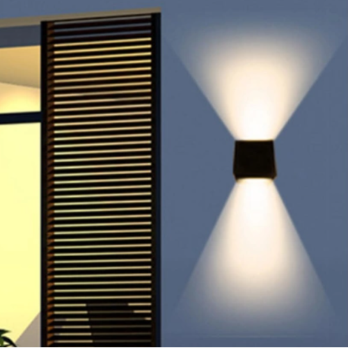 Schwarze LED-Wandleuchte für den Außenbereich