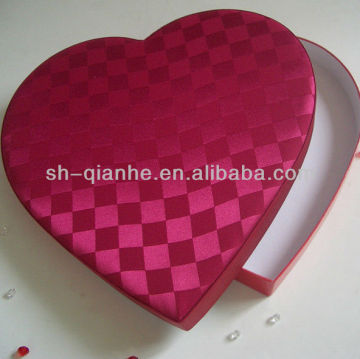 chocolate heart-shape box packaging