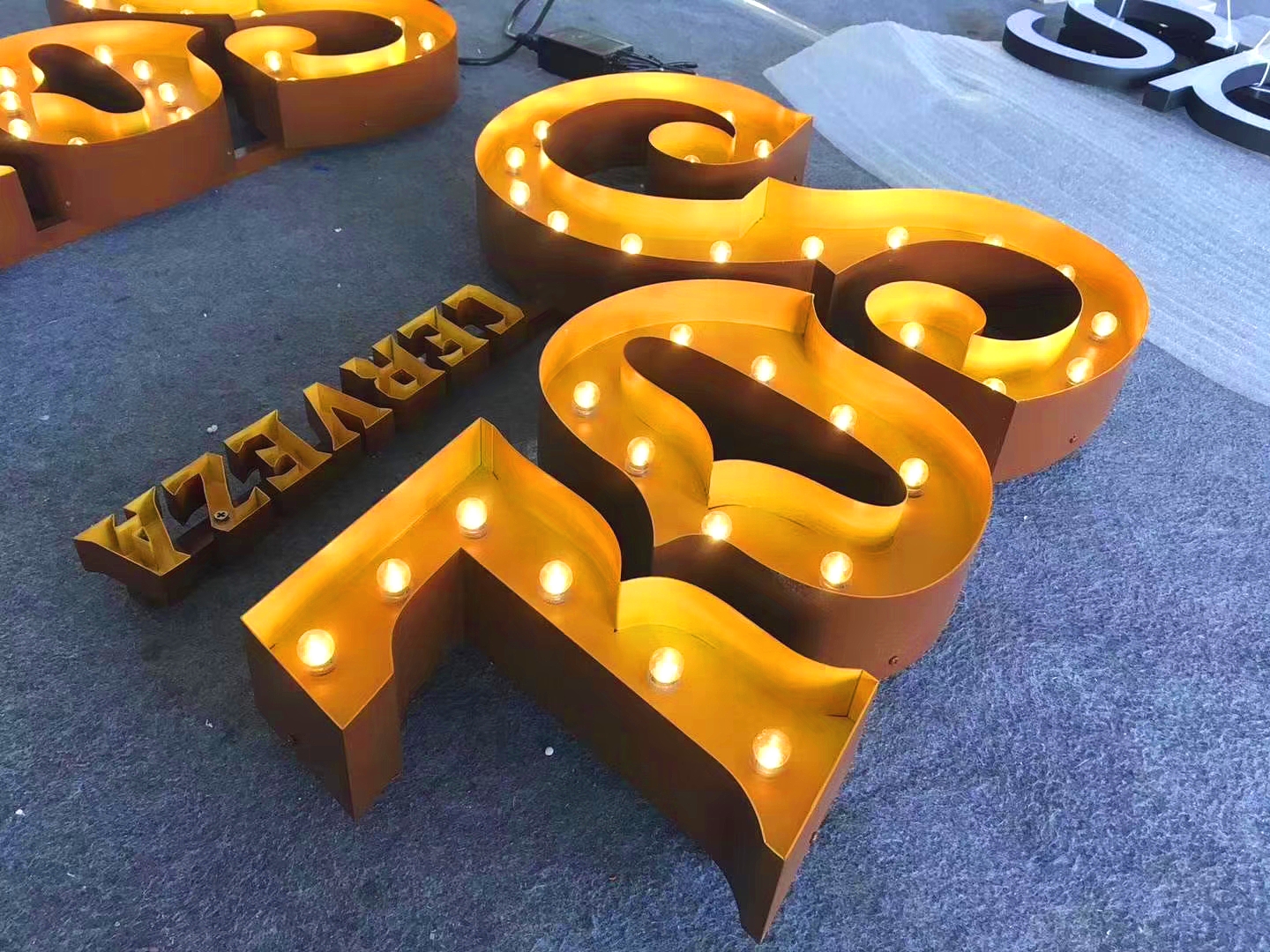 Outdoor LED Light Up Letter Bulb Letters 3D lights Signage Channel Marquee Letters