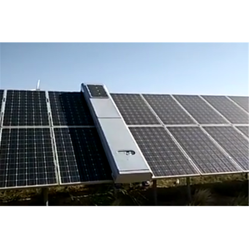 Sistema de limpieza de paneles solares para parque solar