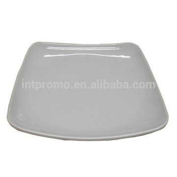 white plastic square pie dishes