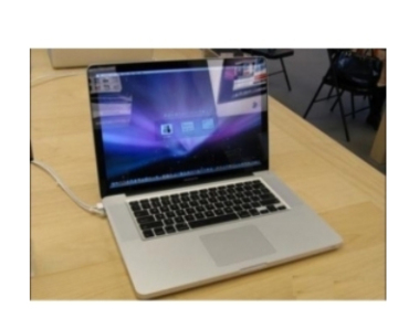 Apple MacBook Pro (MD322CH-A) Core i7 Laptop