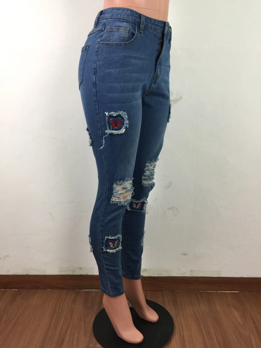 L99533 New Fashion Ripped Patch Butterfly Embroidery Washed Hole Jeans