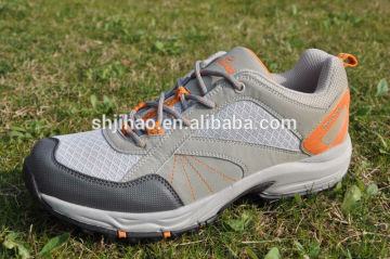 Mens China hiking shoe lace-up ventilation hollow sweat sports shoes