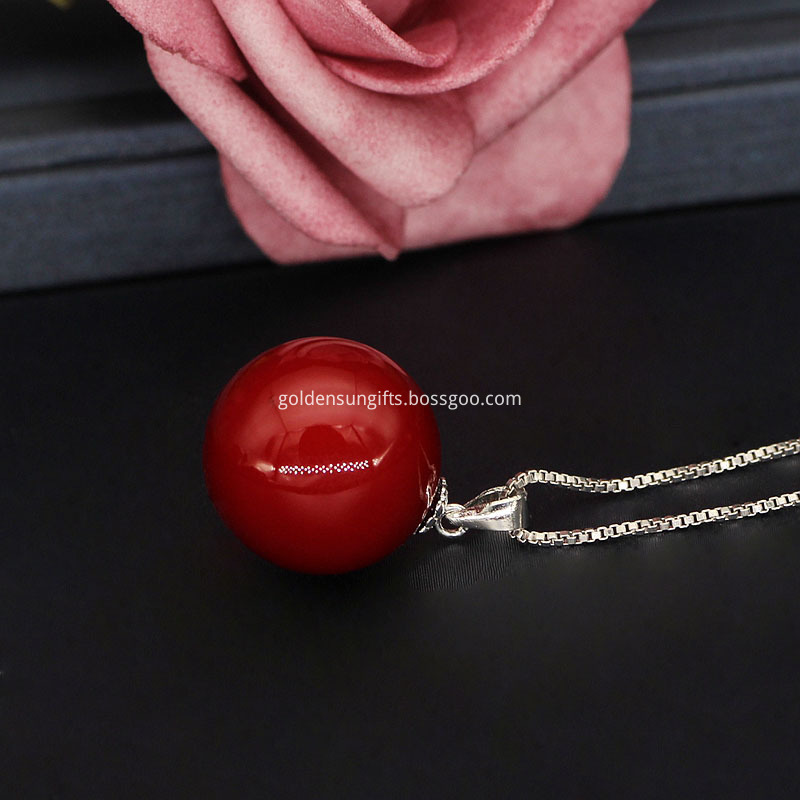 Red Shell Pearl Pendant