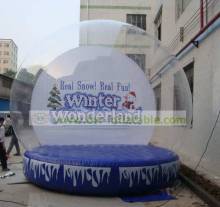 Christmas Snowing Globe