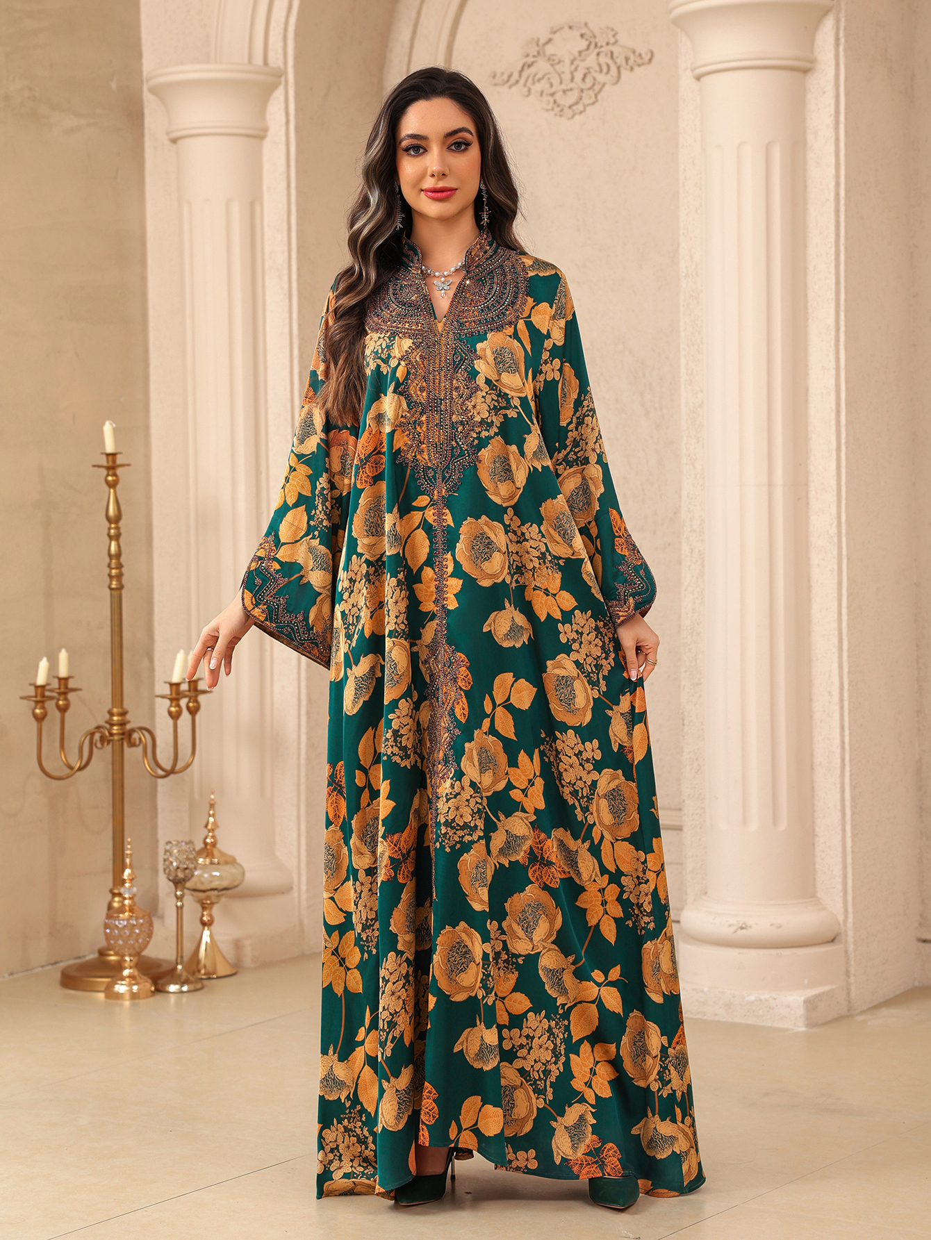 جزئیات عبای گلی زیبا 2 Elegant Floral Abaya Detail 2