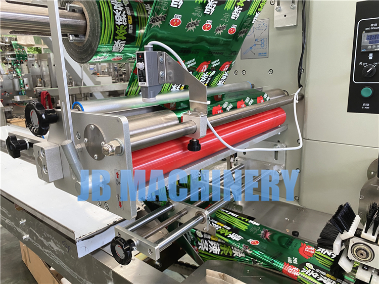 JB-600 Automatic Horizontal Pillow Packaging Machine Face Mask Blister Flow Packing Machine