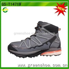 Hot selling mountain climbing shoes boots