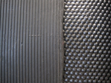 stable classic pattern cow rubber mats