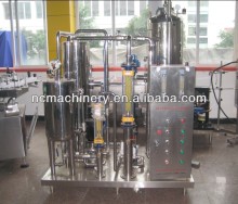 Soft drinks mixing machine