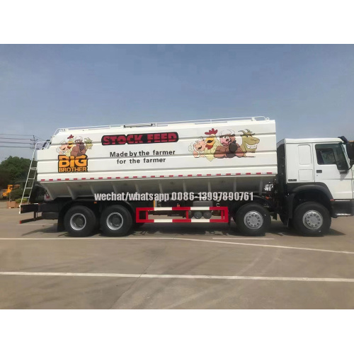 SINOTRUCK HOWO 8X4 40m³ 22ton Bulk Feed Delivery Truck