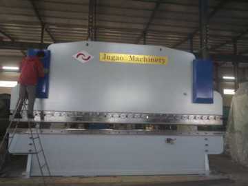 Cnc Servo Plegadora?