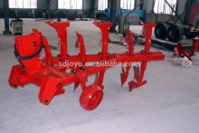 agricultural tractor mounted turning plough