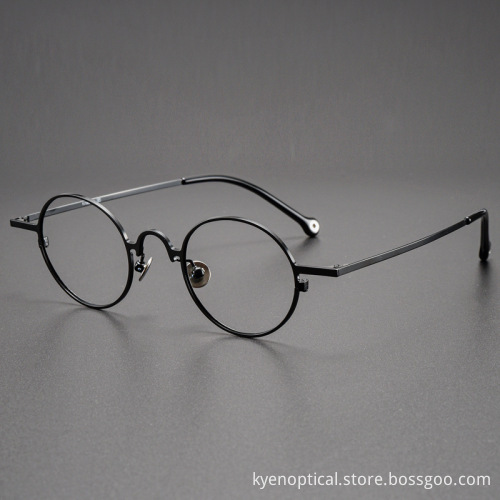 K080 Titanium Eyeglasses Frames: Vintage Design, High Quality, Wholesale Pricing