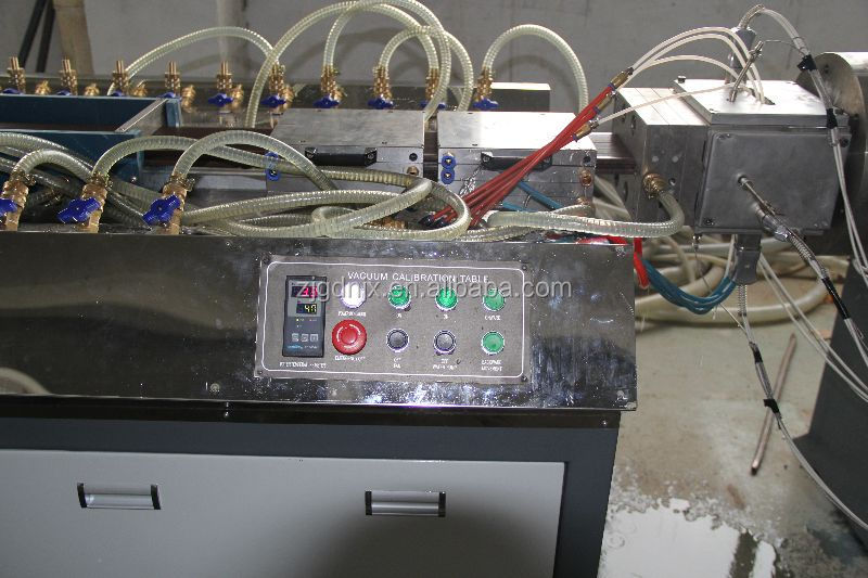 Plastic Wood Sawdust board making machine/WPC PVC door production line