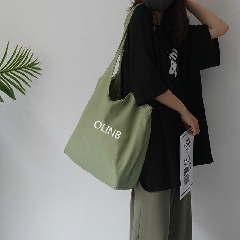 Grand sac d'emballage occasionnel simple de polyester de conception de logo pour des achats 3 Custom Logo Design Polyester Plain Large Casual Tote Bag For Shopping 3