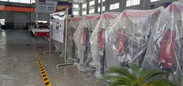 Polysulfide sealant extruding machine