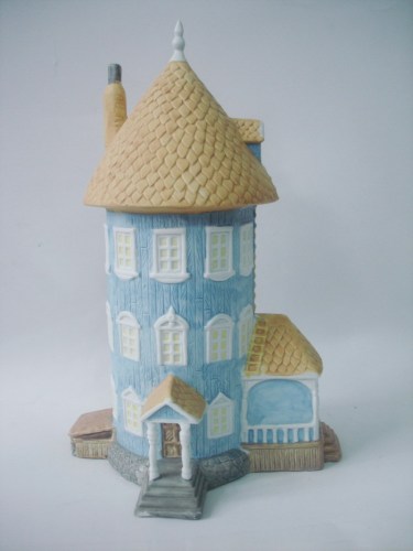 3D Polyresin House Shape Sculpture