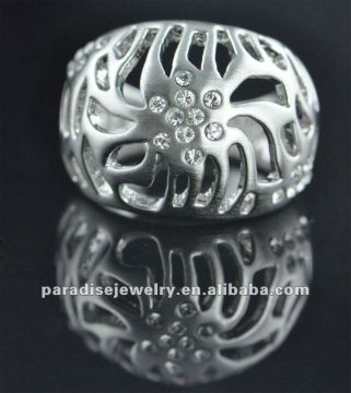 Elegant rhinestone jewelry ring