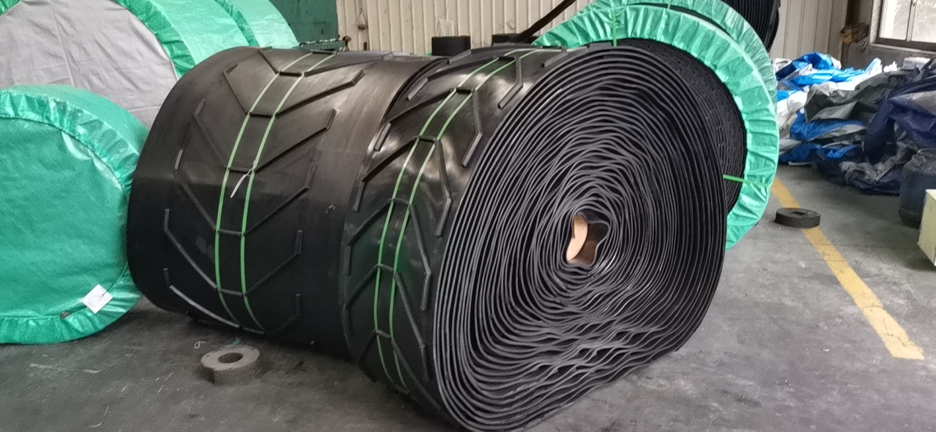 Supplier for EP100/EP150 rubber polyester chevron conveyor belt for coal