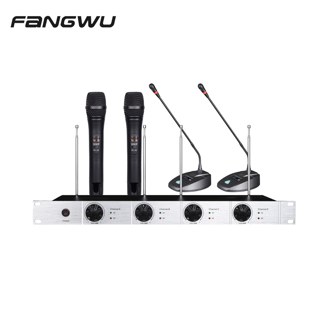 Wholesale 4 Channels Wireless Lavalier Mic Microphone With A Lapel