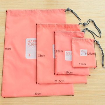 Set of 4 nylon drawstring toiletry pouches