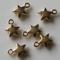 Groothandel 6 * 8 MM vergulde hangers met sterbedels, bevindingen van Tiny Star Charms: