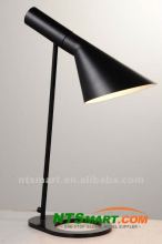 Eye-protection simple table lamp