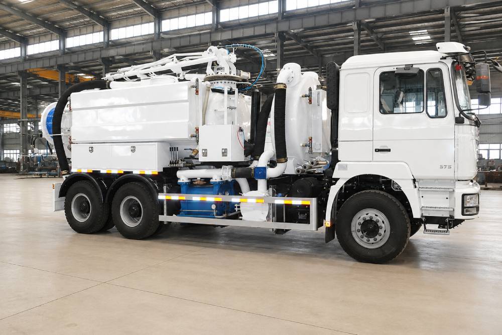 Комбинированные вакуумные погрузчики Combined Vacuum Jetting Trucks