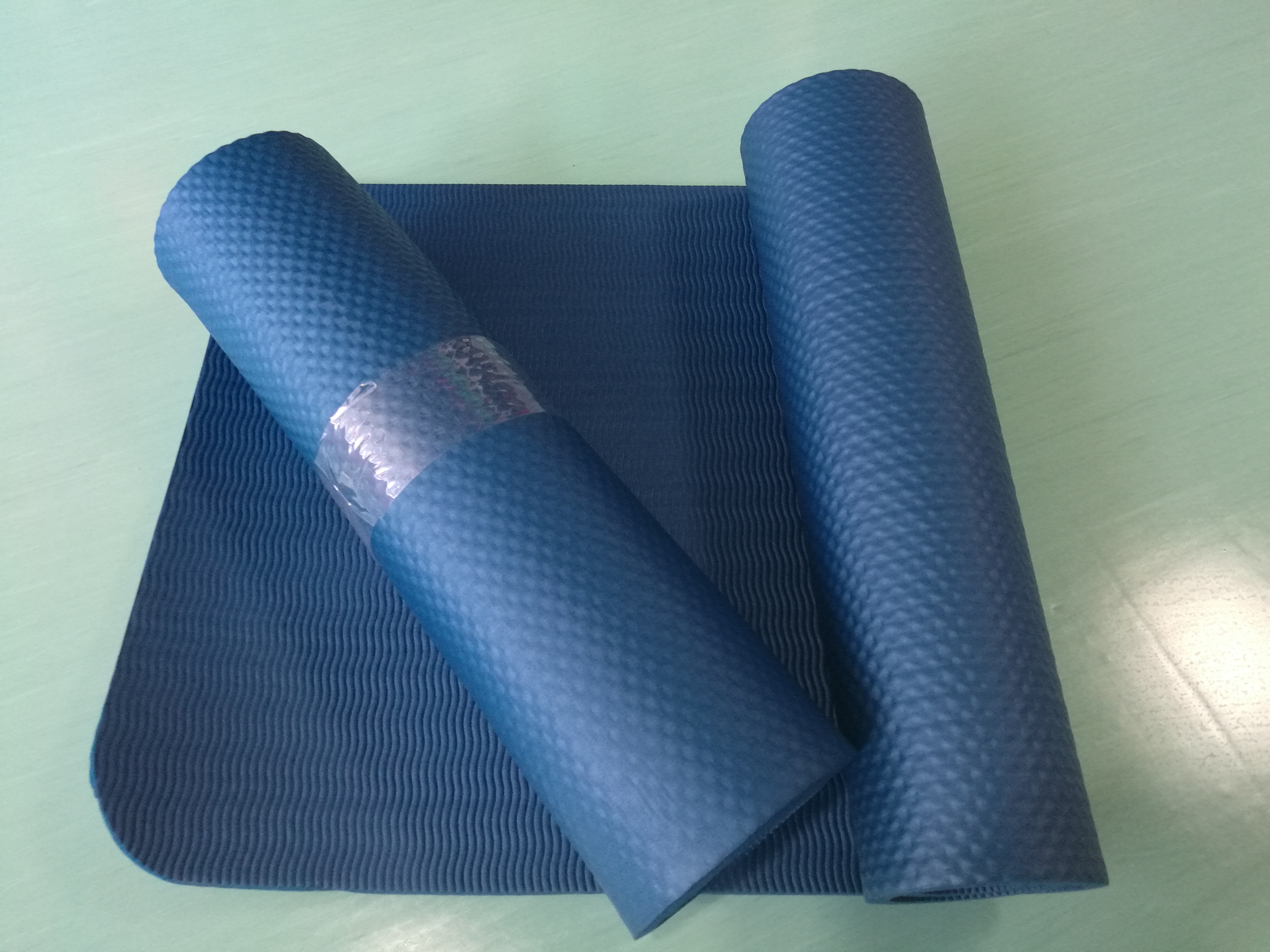 NBR single color embossed sports mat