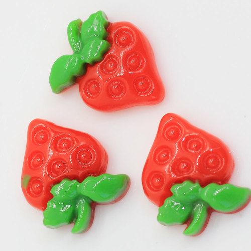 Mini cabujón de resina en forma de frutas de fresa a la moda para decoración artesanal hecha a mano, cuentas de limo, decoración de juguete DIY