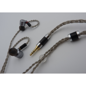 HiFi-hörlurar för musiker med avtagbara MMCX-öronsnäckor