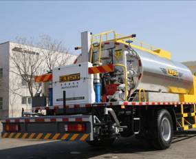 4500L Bitumen Sprayer truck machine