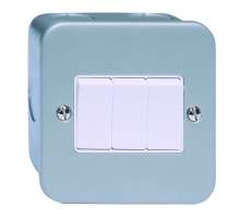 10A 3 Gang 2 Way Switch Metal Clad