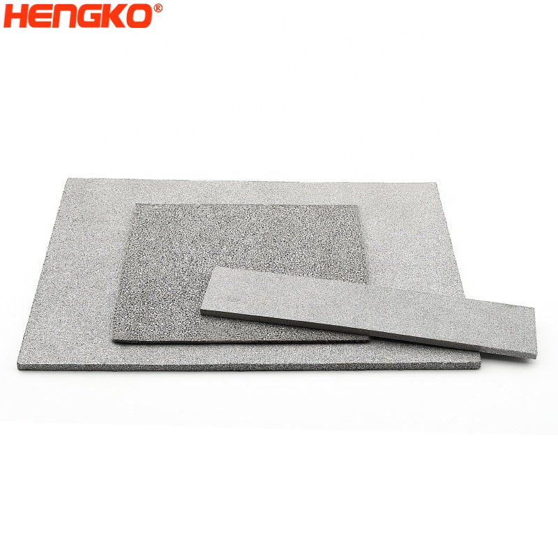 Sintered porous stainless steel filter plate