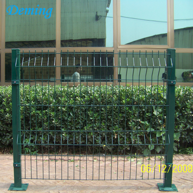 High Quality  Powder Coated 3D bending welded mesh fence