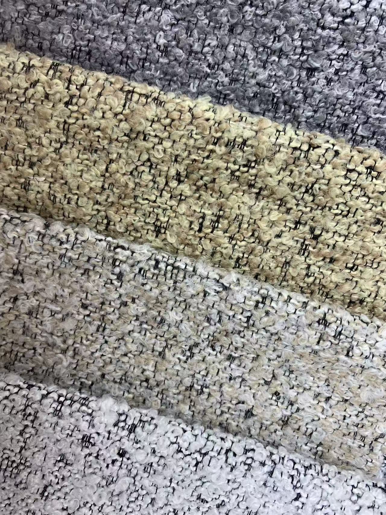 Tissu bouclé doux et élégant. Soft and Stylish Bouclé Fabric