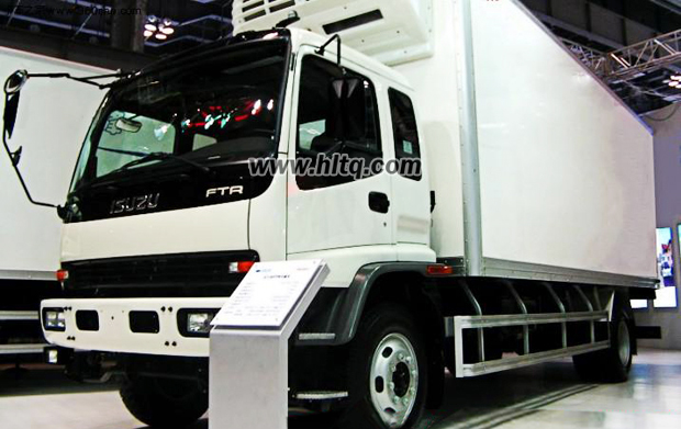 ISUZU 4X2 FTR Refrigerator Truck