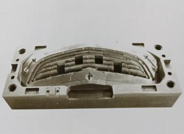 Taizhou plastic automobile parts bumper injection mould