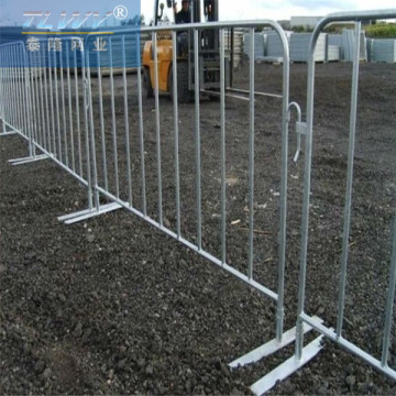 Temporary fencing railing