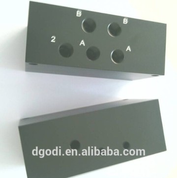 black anodized aluminum manifold block, aluminum intake manifold, manifold valves