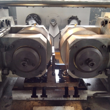 three or two shaft hydraulic thread rolling machine