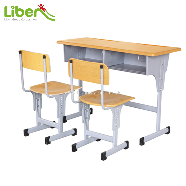 School stundent desks and chairs