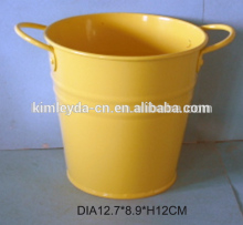 Tin bucket Yellow metal bucket