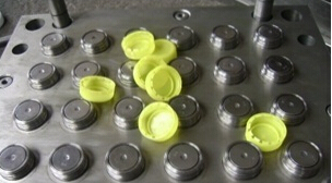 custom flip top plastic injection water cap mold