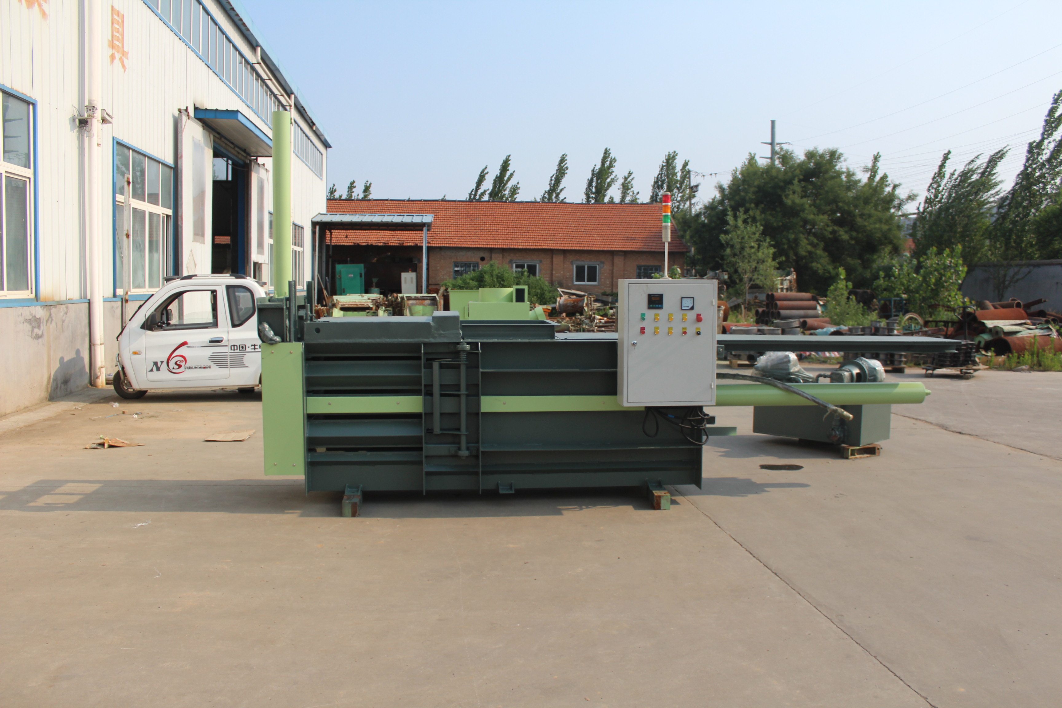 Hydraulic horizontal semi-automatic press baler machine for waste paper