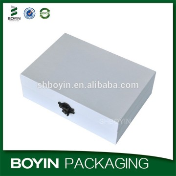 China wholesale white color custom rigid jewelry box with metal lock